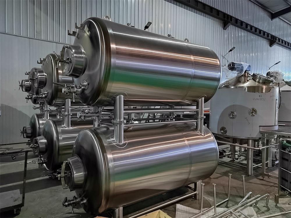 <b>Купить 2000л горизонтальных форфасов, BBT для хранения пиво</b>